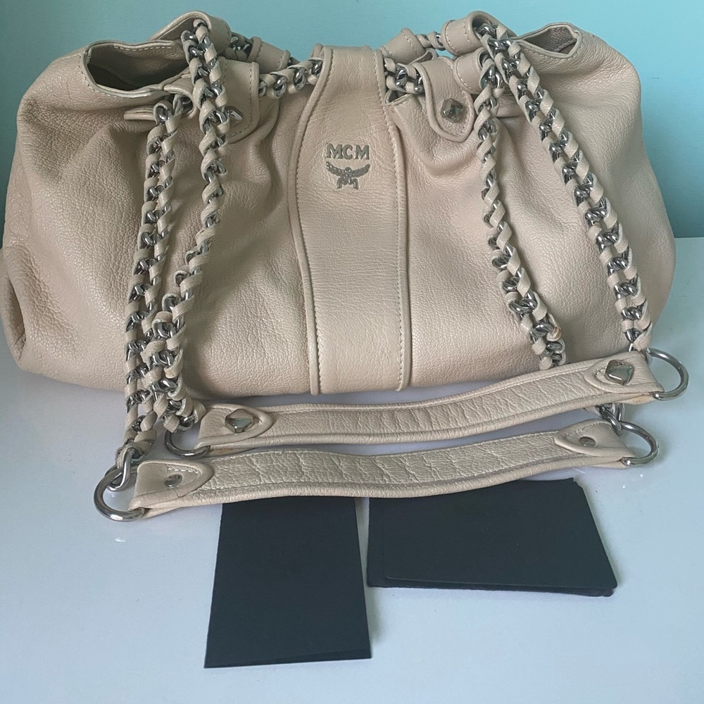 MCM Handbag /chainStraps magnetic closure
